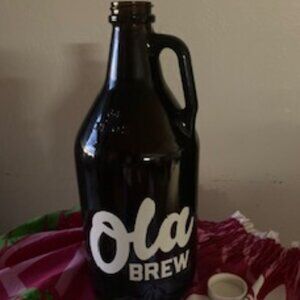 OLA BREW HAWAII KONA HILO TAP ROOMS HAWAII ISLAND 64 OZ DARK AMBER GLASS GROWLER